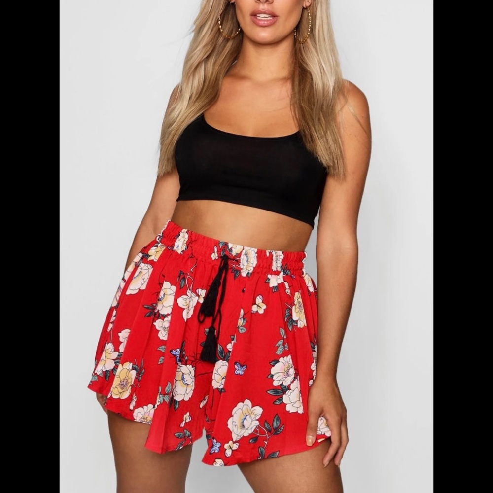 Boohoo flippy shorts